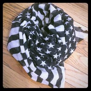 Black and white American flag scarf